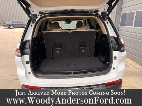 Used 2022 Jeep Grand Cherokee L Limited AWD/4WD image 6