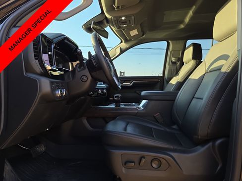 Used 2024 GMC Sierra 1500 SLT w/ SLT Convenience Package AWD/4WD image 16