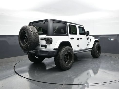 Used 2019 Jeep Wrangler Unlimited Sahara AWD/4WD image 8