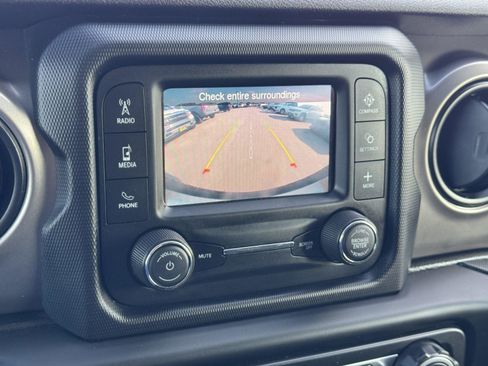 Used 2020 Jeep Wrangler Unlimited Sport S AWD/4WD image 17