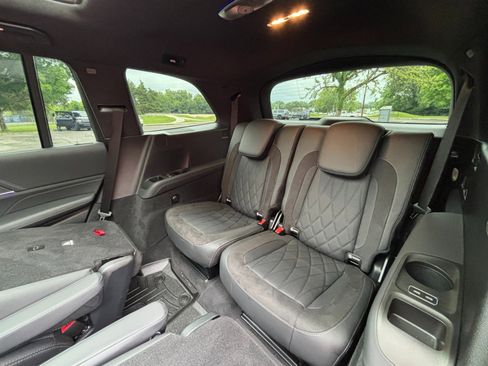 Used 2025 Mercedes-Benz GLS 63 AMG 4MATIC image 24