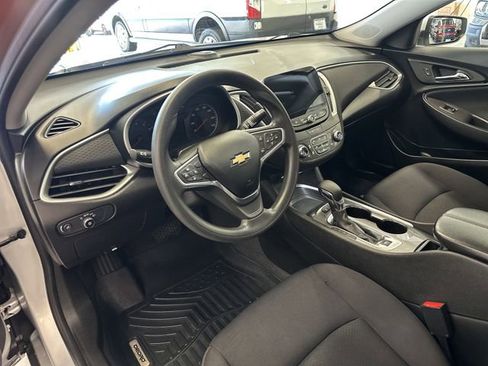 Used 2022 Chevrolet Malibu LT FWD image 23