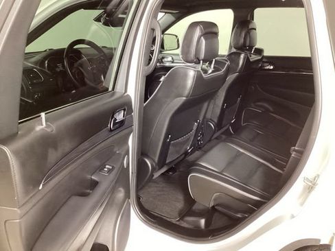 Used 2019 Jeep Grand Cherokee Overland AWD/4WD image 19