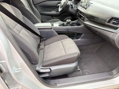 Used 2025 Nissan Rogue SV image 26