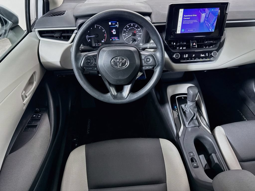 Used 2025 Toyota Corolla LE FWD image 21