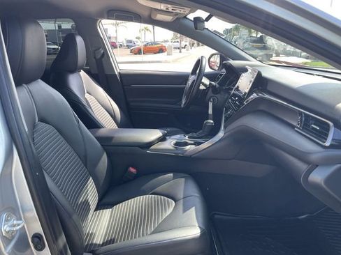 Used 2022 Toyota Camry SE image 25