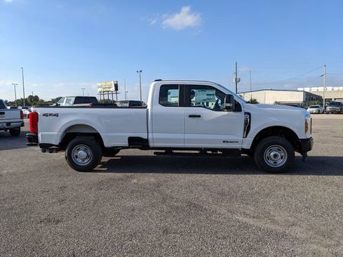 New 2026 Ford F250 XL AWD/4WD image 3