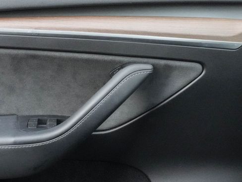 Used 2023 Tesla Model Y Performance image 16