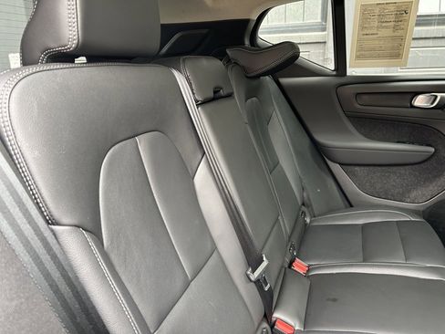 Certified 2025 Volvo XC40 B5 Plus w/ Climate Package image 20