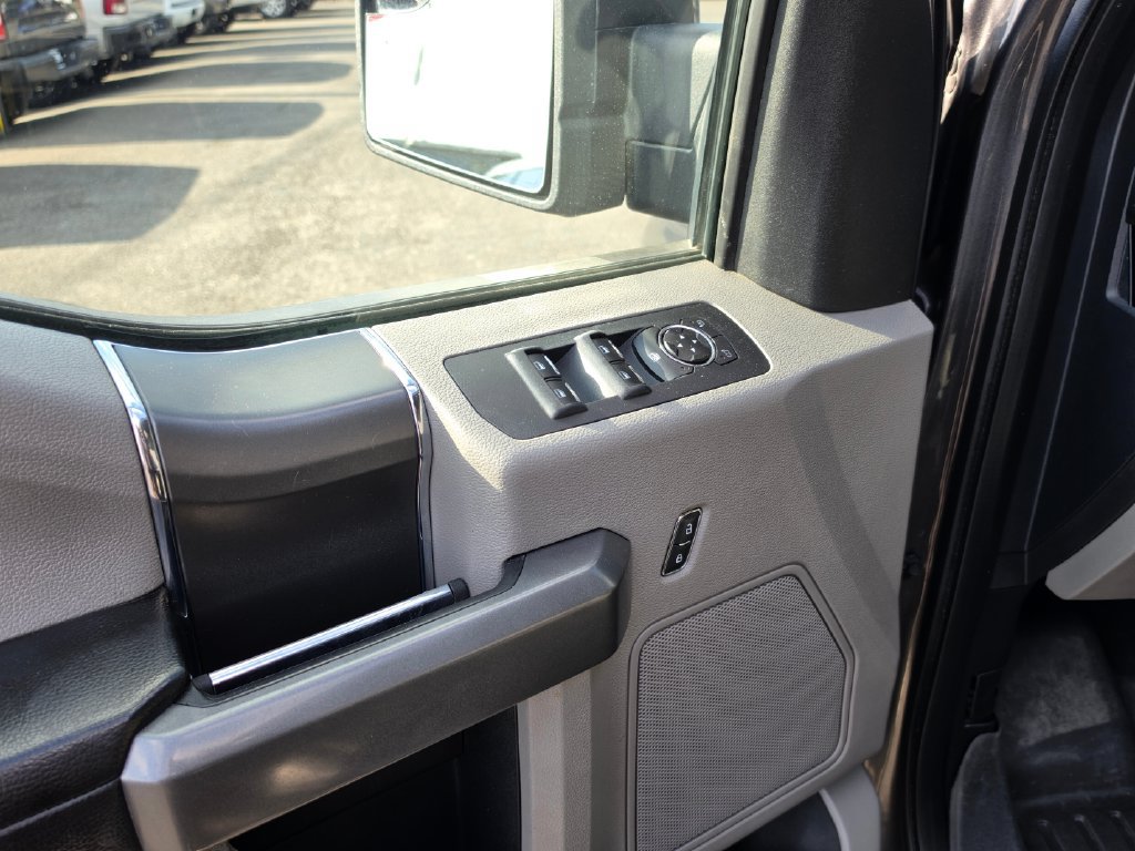 Used 2015 Ford F150 XLT w/ Equipment Group 302A Luxury AWD/4WD image 24