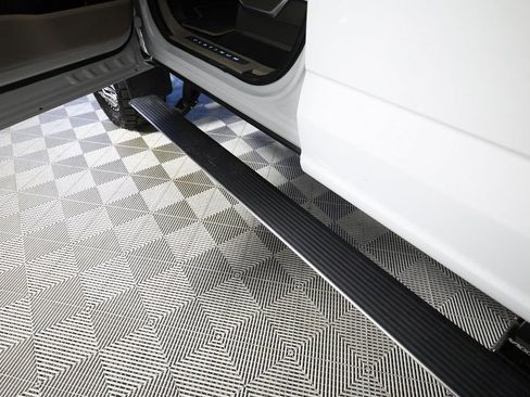 Used 2025 Ford F350 Platinum w/ Platinum Plus Package image 16