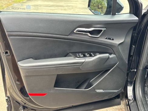 Used 2023 Kia Sportage SX image 16