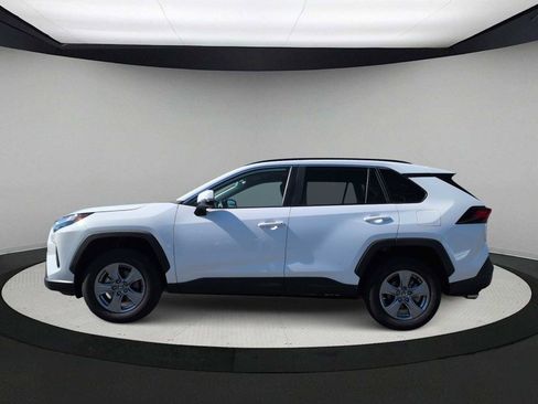 Used 2025 Toyota RAV4 XLE AWD/4WD image 5
