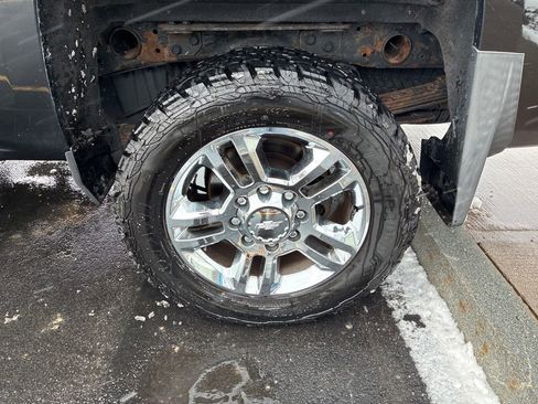 Used 2018 Chevrolet Silverado 2500 High Country image 13