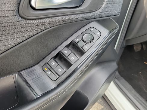 Certified 2023 Nissan Rogue SV FWD image 17