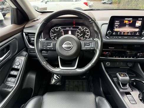 Used 2022 Nissan Rogue SV w/ SV Premium Package image 12