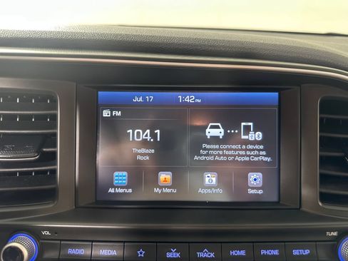 Used 2020 Hyundai Elantra SEL FWD image 27