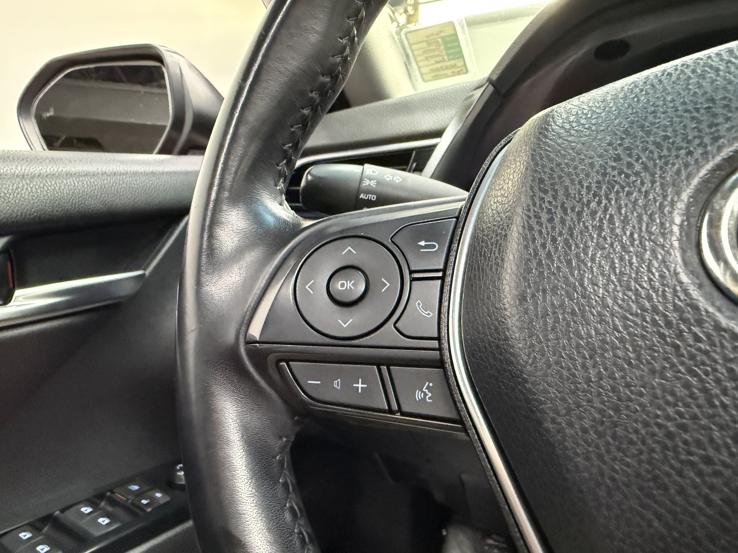 Used 2018 Toyota Camry FWD image 16