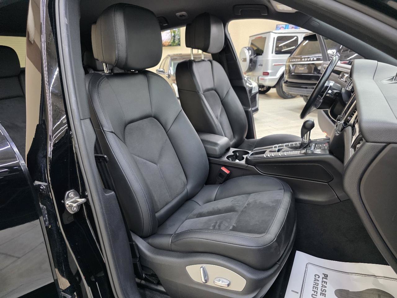 Used 2018 Porsche Macan AWD/4WD image 20