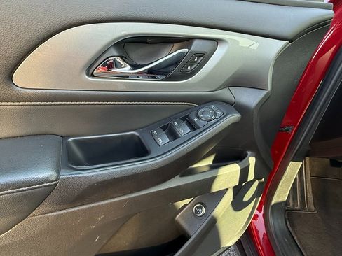 Certified 2021 Chevrolet Traverse LT image 14