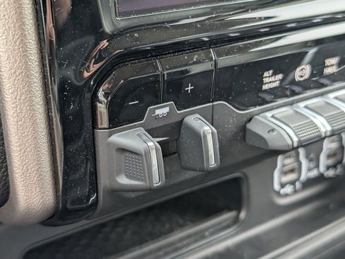 Used 2021 RAM 3500 Laramie image 14