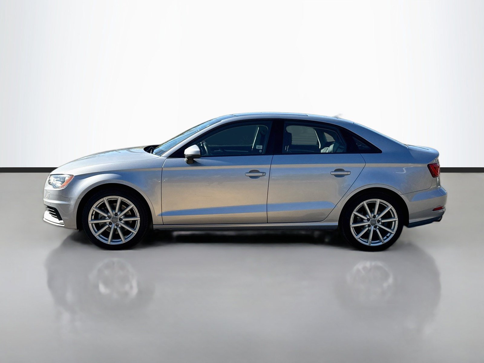 Used 2016 Audi A3 2.0T Premium AWD/4WD image 4