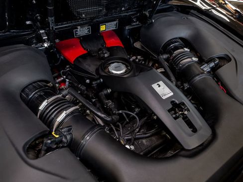 Used 2021 Ferrari F8 Tributo image 31