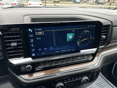 Used 2023 Chevrolet Silverado 1500 LT image 16