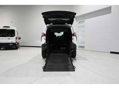 New 2025 Toyota Sienna LE image 18