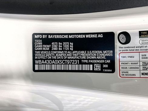 Used 2025 BMW 430i Coupe w/ Convenience Package image 32