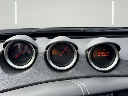 Used 2017 Nissan 370Z Touring Sport image 21