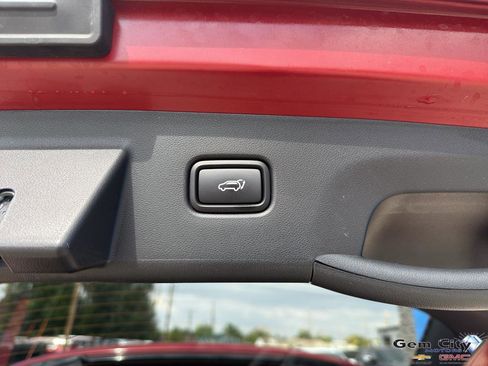 Used 2025 Hyundai Tucson Limited image 12