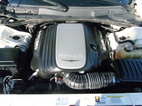 Used 2008 Chrysler 300 C w/ Luxury Group II image 11