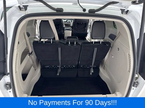 Used 2024 Chrysler Pacifica Touring-L FWD image 38