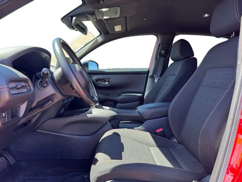 Used 2023 Honda HR-V Sport image 10