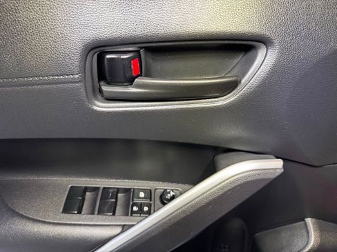 Certified 2024 Toyota Corolla Cross LE image 25