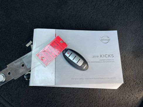 Used 2019 Nissan Kicks SR w/ Exterior Electronics Package FWD image 9