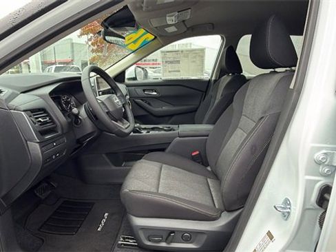 New 2026 Nissan Rogue SV image 32