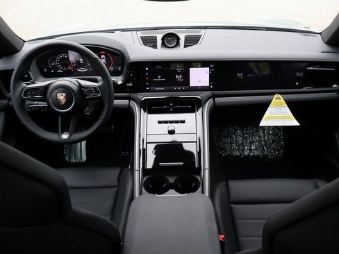 Certified 2025 Porsche Panamera 4 AWD/4WD image 18