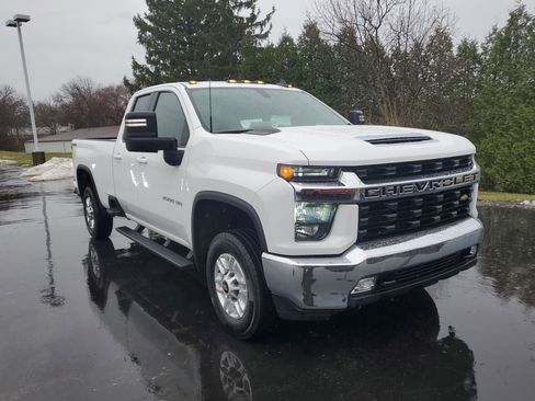 Used 2022 Chevrolet Silverado 2500 LT w/ Convenience Package image 4