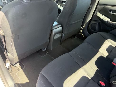Used 2025 Nissan Sentra SR FWD image 11