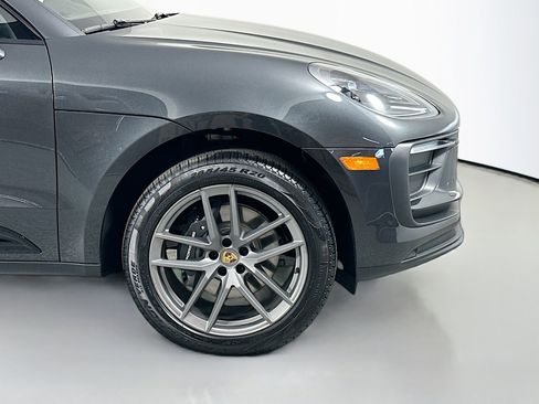 Certified 2025 Porsche Macan image 14