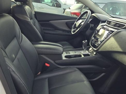 Used 2024 Nissan Murano SL image 10