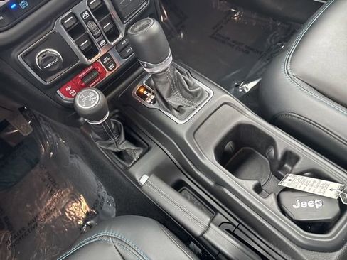 Used 2024 Jeep Wrangler Unlimited Rubicon 4xe image 33