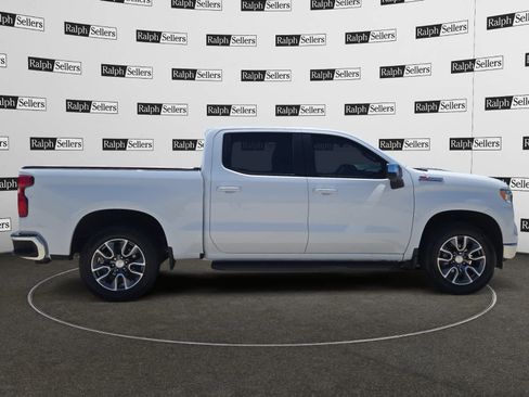 Used 2025 Chevrolet Silverado 1500 LT AWD/4WD image 7