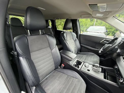 Used 2024 Mitsubishi Outlander SE AWD/4WD image 27