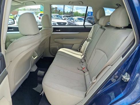 Used 2011 Subaru Outback 2.5i Premium AWD/4WD image 10