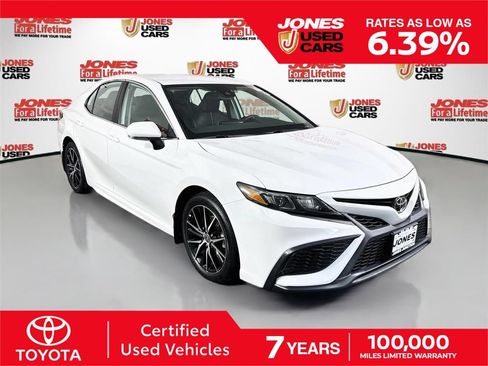 Certified 2024 Toyota Camry SE FWD image 1