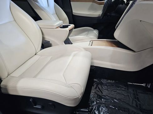 Used 2019 Tesla Model X AWD/4WD image 7