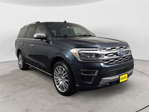 Used 2024 Ford Expedition Platinum image 7